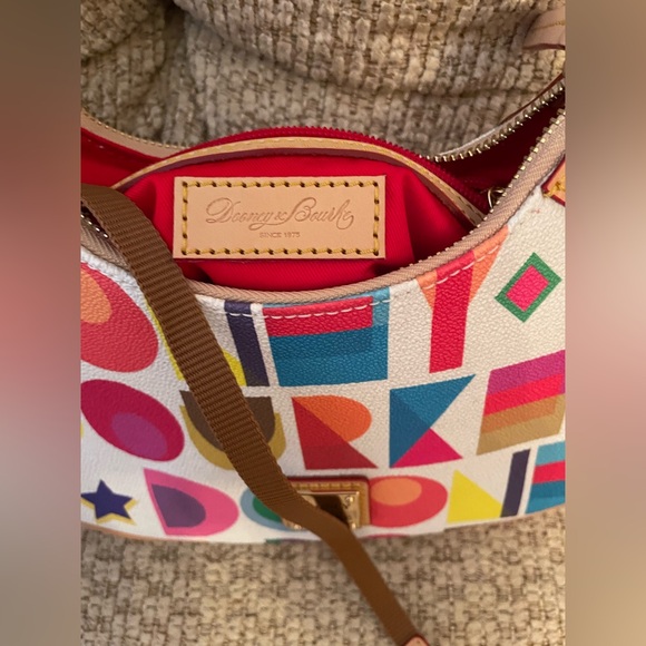 Dooney & Bourke, NWOT, Coated Cotton Art Deco Luna Hobo.Coated cotton body - Picture 5 of 6